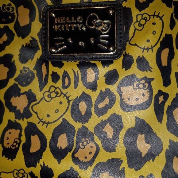Loungefly Hello Kitty Crossbody/Purse - Picture 8 of 11